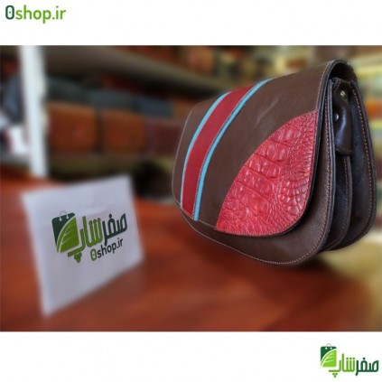 کیف دوشی زنانه چرم مدل هلالی کد 562